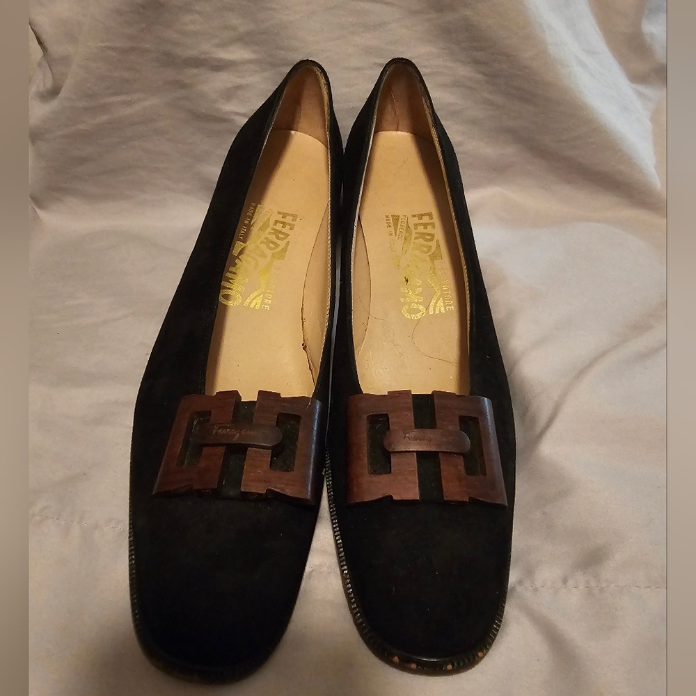 Vintage Salvatore Ferragamo Black Velvet With Wood Buckle Heels